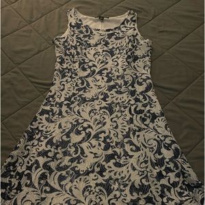 Blue and white laced women's knee length dress